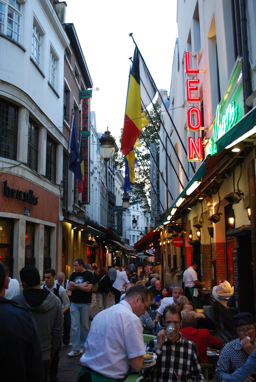 140903-2012-Brussels-イロ・サクレ地区「食い倒れ横丁」