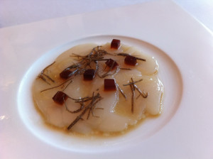 141024-1250-KL-Cilantro-北海道帆立貝のカルパッチョ、サマートリュフ添え