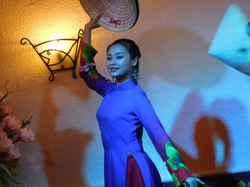 160801-1933-HCMC-Song Ngu