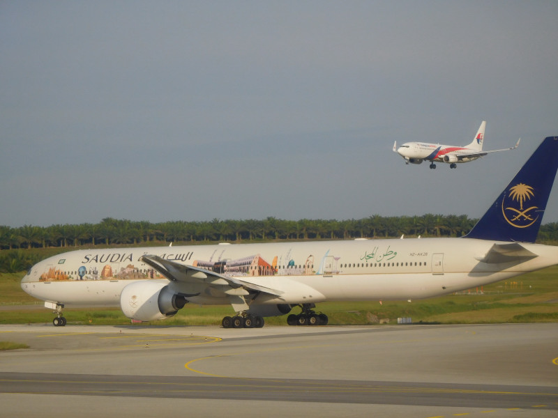 160824-1826-MH360-KUL-PEK