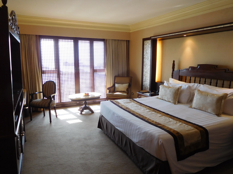 161129-1411-manila-hotel